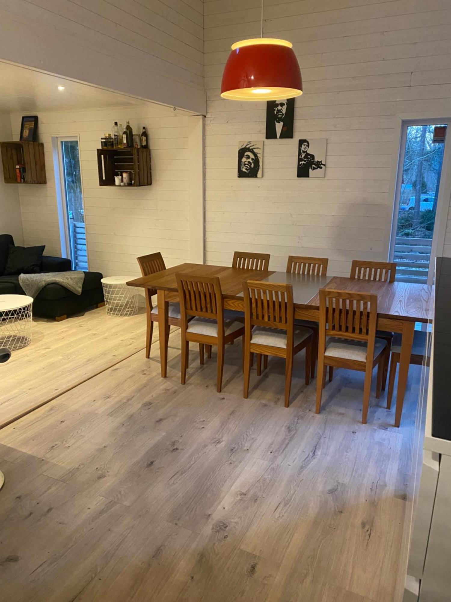 Stuga Pa Oe / Naerhet Till Vatten Mariestad Exterior foto